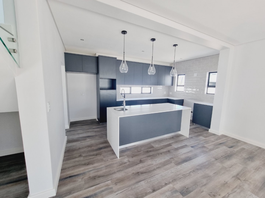 4 Bedroom Property for Sale in Sandown Western Cape